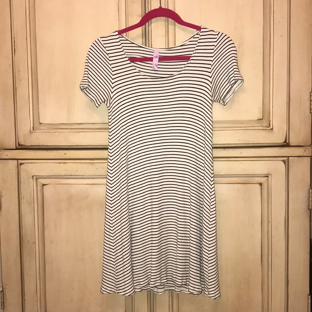 Francesca’s black & white striped midi dress